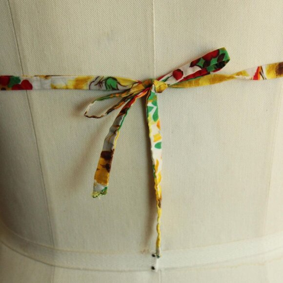 Vintage 1960s Bikini Swimsuit Top, Surfer Print in Yellow Red and Green Swimwear - Picture 8 of 10